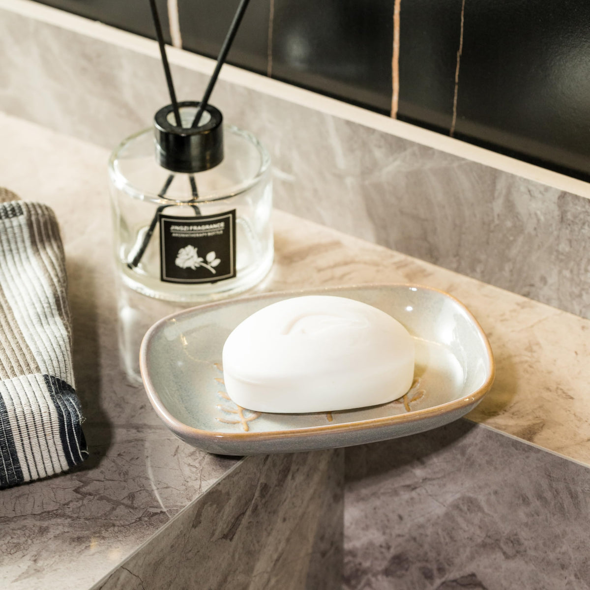 Miamolo Soap Dish for Shower & Bathroom, Floating Point Save Soap Loss
